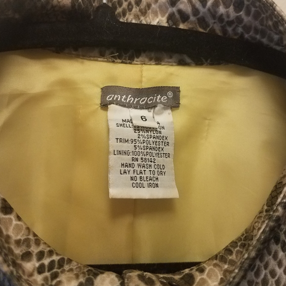 Anthracite jacket, size 6, snake skin upper, lined in fantastic green colour. - Picture 4 of 4